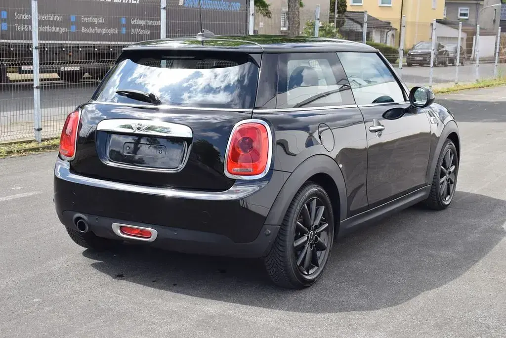 Używany Mini Cooper 136 KM (100 kW) 2017 Czarny Hatchback