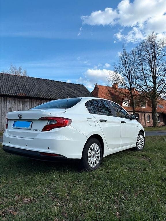 Gebraucht Fiat Tipo Easy 95 PS (69 kW) 2018 Weiß Limousine