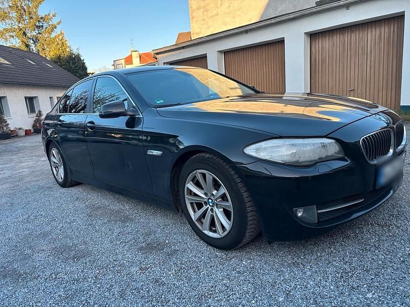Usata BMW 520 Efficient Dynamics 183 CV (134 kW) 2013 Nero Berlina