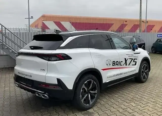 Używany Baic X75 177 KM (130 kW) 2024 Biały SUV