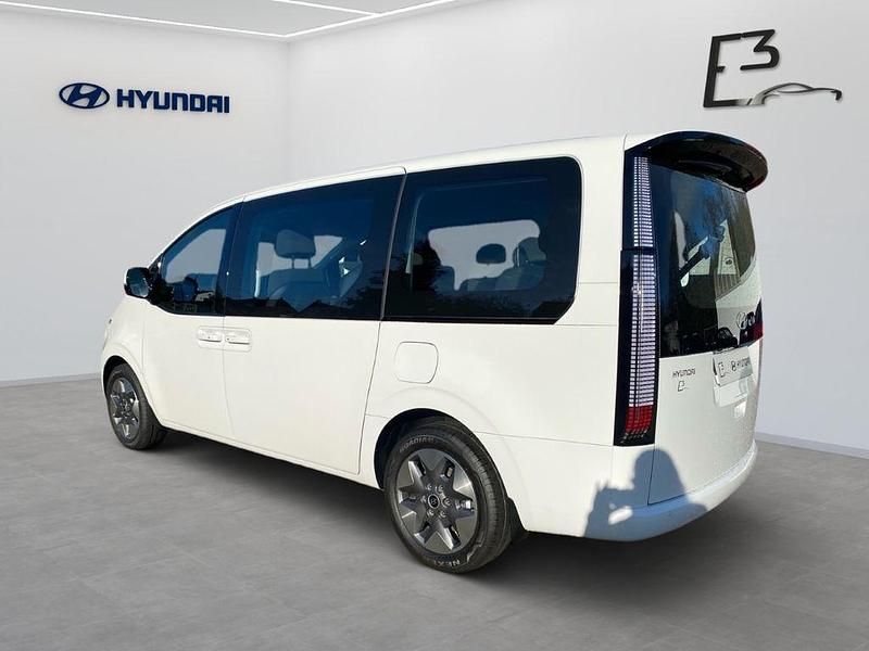 Gebraucht Hyundai Staria Trend 224 PS (164 kW) 2024 Creamy white Van / Kleinbus