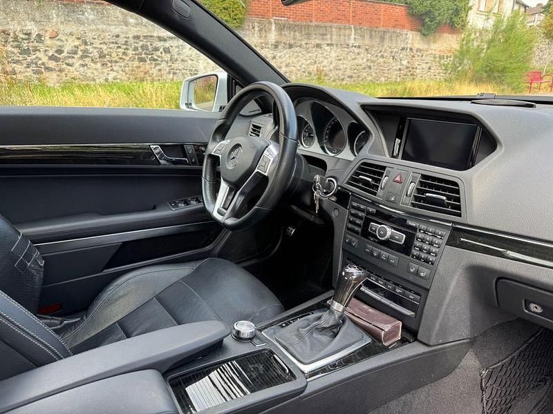 Gebraucht Mercedes E350 265 PS (194 kW) 2013 Silber Coupé