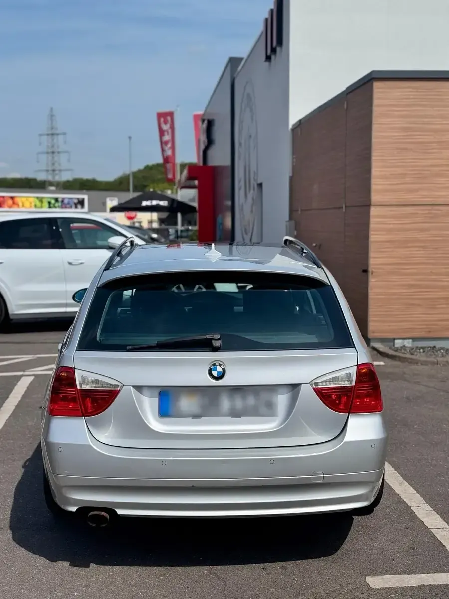 Gebraucht BMW 320 163 PS (119 kW) 2006 Gold Kombi