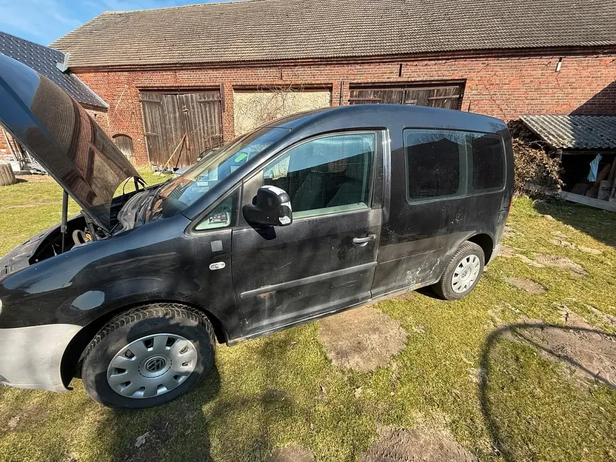 Używany VW Caddy 105 KM (77 kW) 2005 Czarny Minivan
