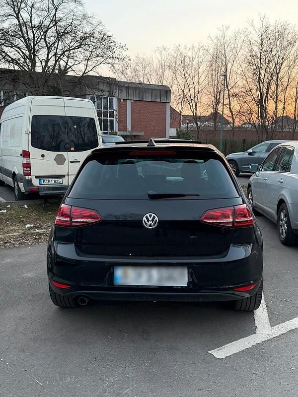 Gebraucht VW Golf VII 105 PS (77 kW) 2015 Schwarz Kleinwagen