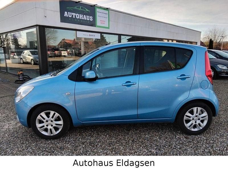 Gebraucht Opel Agila 94 PS (69 kW) 2012 Blau Limousine