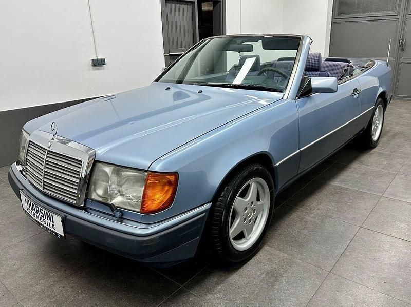 Second-hand Mercedes E320 220 CP (161 kW) 1992 Albastru Cabrio