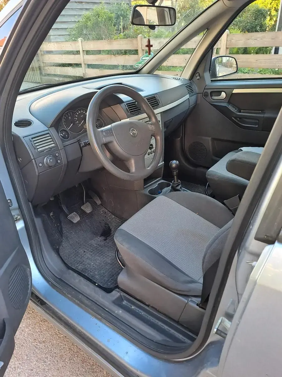 Gebraucht Opel Meriva 90 PS (66 kW) 2006 Silber Van / Kleinbus