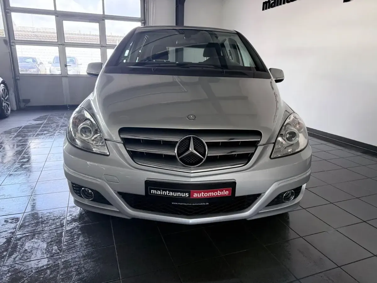 Gebraucht Mercedes B170 116 PS (85 kW) 2009 Silber Van / Kleinbus