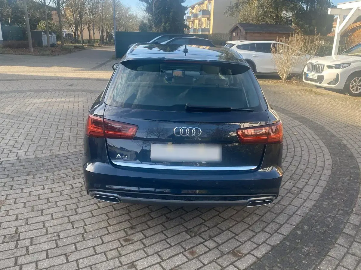 Gebraucht Audi A6 Comfort 190 PS (139 kW) 2017 Blau Kombi