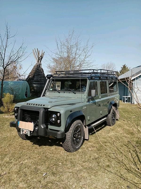 Gebraucht Land Rover Defender 122 PS (89 kW) 2016 Grün Kombi