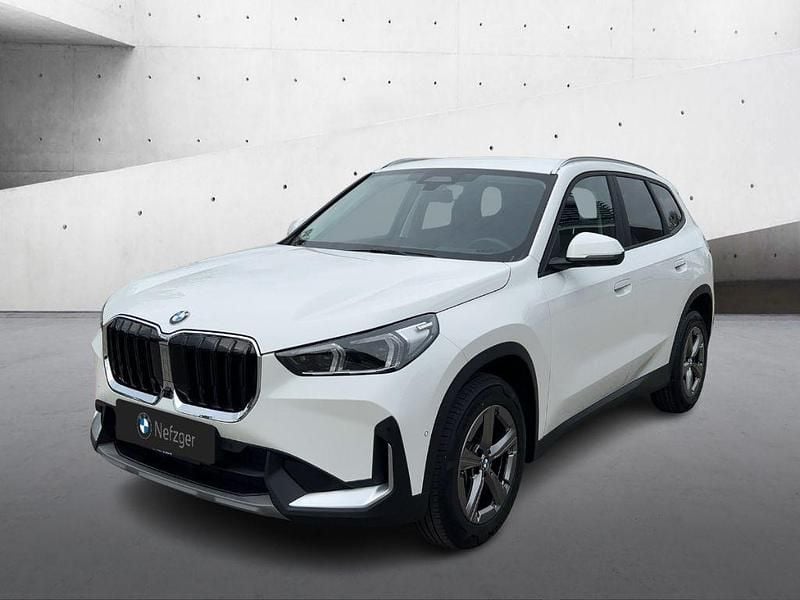 Weiss Gebraucht 2024 BMW X1 Efficient Dynamics SUV | 40.400 € (Guter Preis) - Bild 1/4