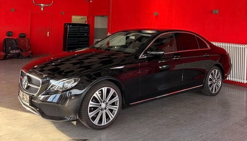 Gebraucht Mercedes E220 190 PS (139 kW) 2016 Schwarz Limousine