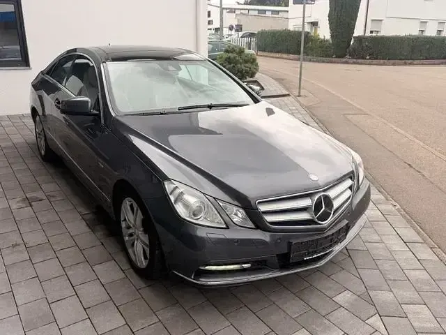Gebraucht Mercedes E350 Avantgarde 231 PS (169 kW) 2011 Grau Coupé