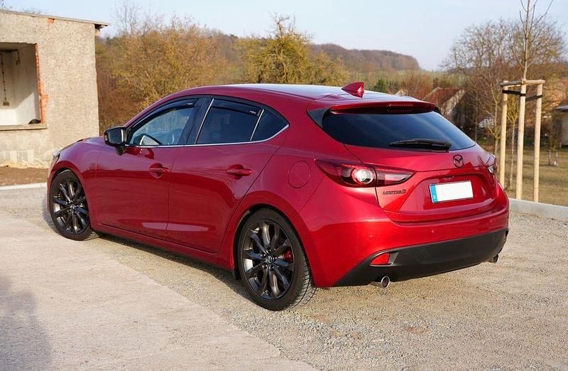 Gebraucht Mazda 3 Nakama 150 PS (110 kW) 2016 Rot Limousine