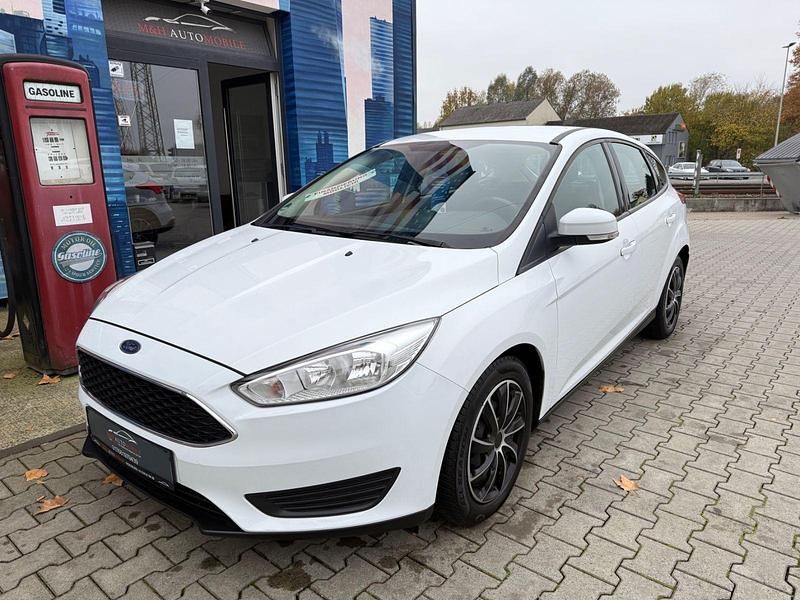 Weiß Gebraucht 2015 Ford Focus Kombi | 6.999 € (Guter Preis) - Bild 1/4