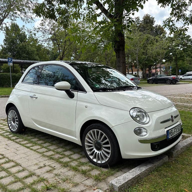 Weiß Gebraucht 2012 Fiat 500 Lounge Kleinwagen | 6.400 € (Fairer Preis) - Bild 1/4