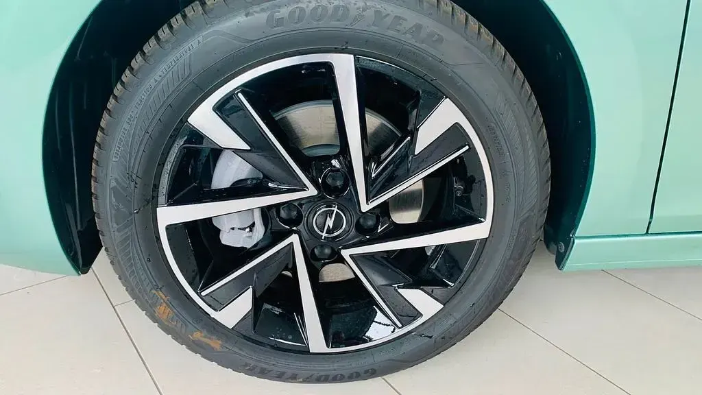 Neu Opel Corsa 101 PS (74 kW) 2026 Grün Kleinwagen