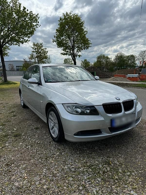 Second-hand BMW 320 150 CP (110 kW) 2007 Argintiu Berlinǎ