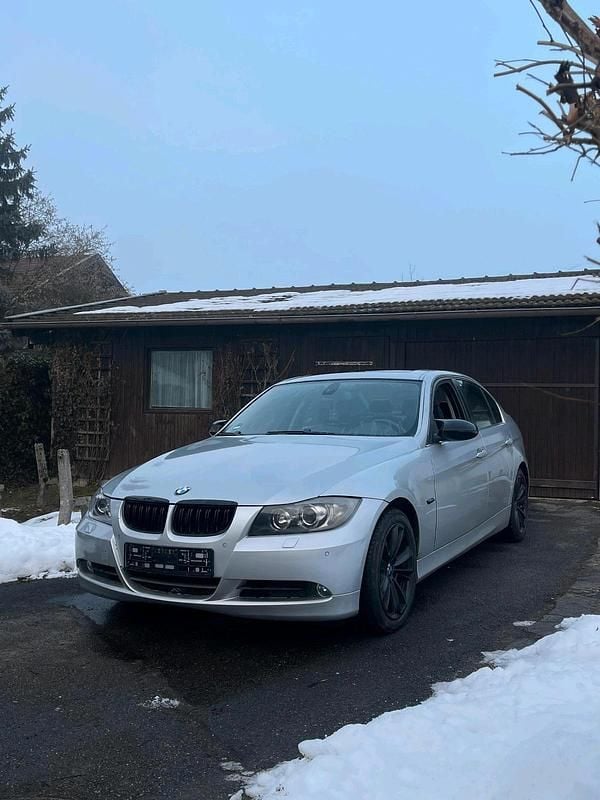 Gebraucht BMW 325 218 PS (160 kW) 2005 Silber Limousine