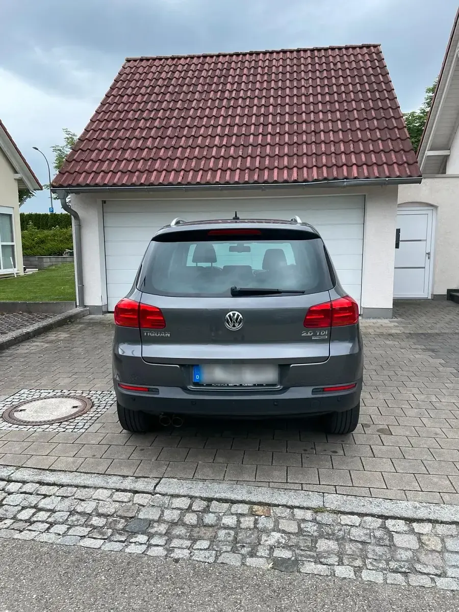 Gebraucht VW Tiguan 140 PS (102 kW) 2012 Grau SUV