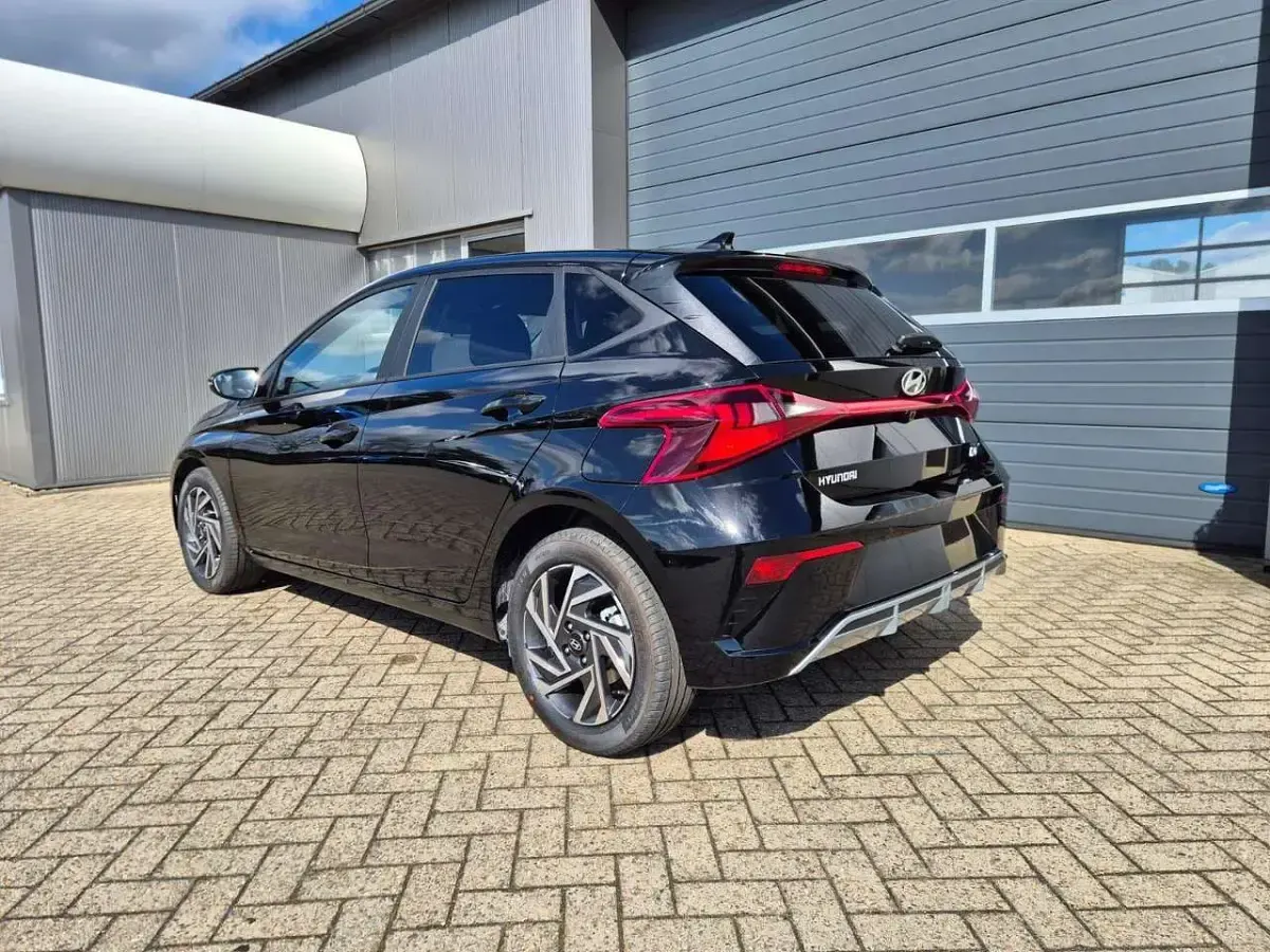 Neu Hyundai i20 Trend 90 PS (66 kW) 2026 Phantom black Kleinwagen