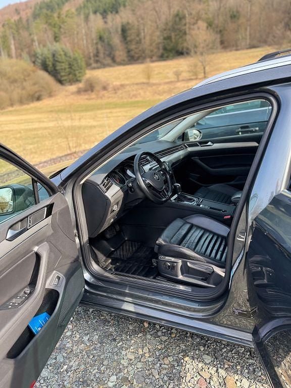Gebraucht VW Passat Highline 150 PS (110 kW) 2015 Grau Kombi