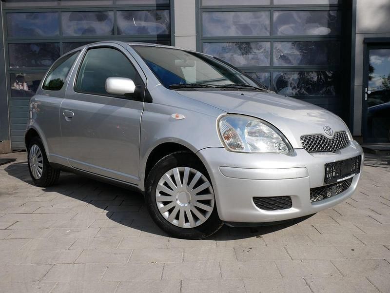 Gebraucht Toyota Yaris Sol 87 PS (63 kW) 2003 Silber Kleinwagen