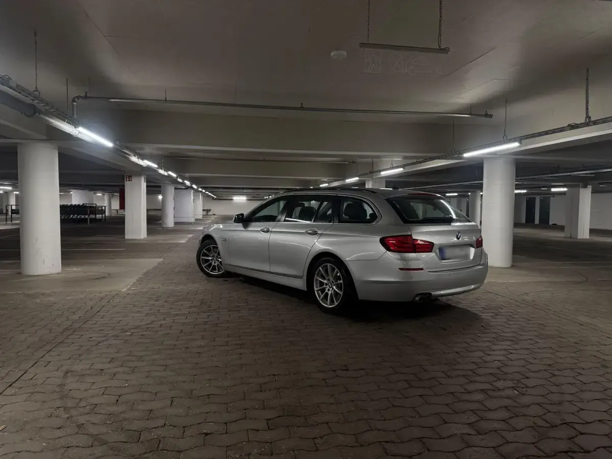 Gebraucht BMW 520 184 PS (135 kW) 2012 Grau Kombi