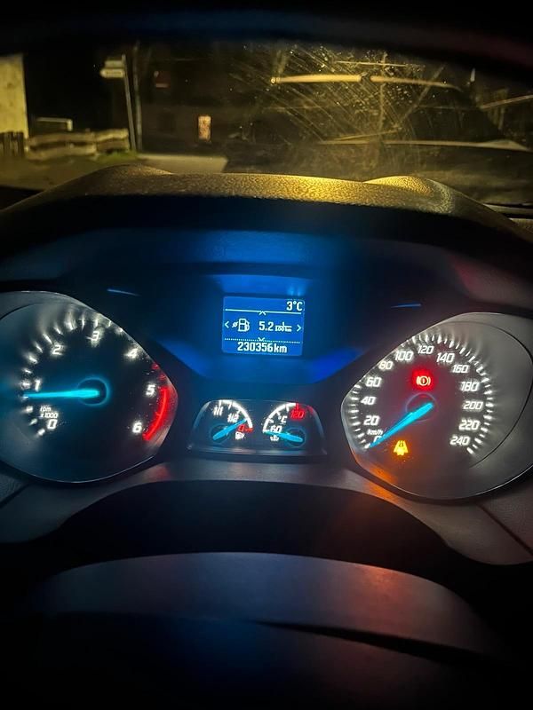 Gebraucht Ford Focus 116 PS (85 kW) 2014 Grau Kombi