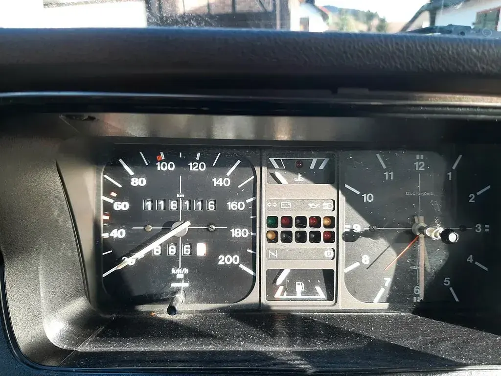 Używany VW Polo 50 KM (36 kW) 1983 Czerwony Kombi