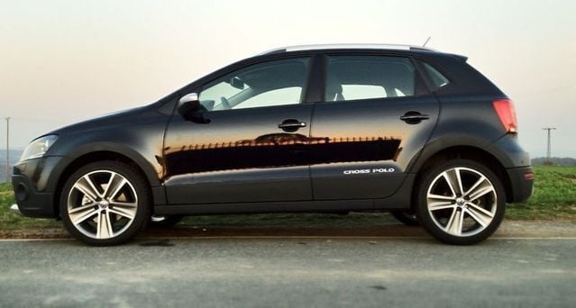 Gebraucht VW Polo Cross 143 PS (105 kW) 2011 Schwarz metallic Kleinwagen