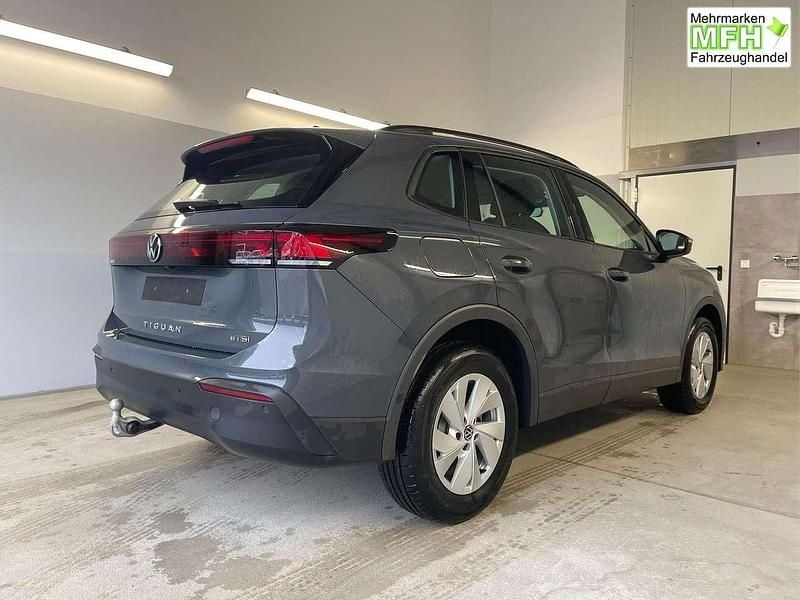 Neu VW Tiguan 131 PS (96 kW) 2025 [b0b0] delfingrau metallic SUV
