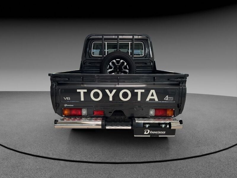 Gebraucht Toyota Land Cruiser 231 PS (169 kW) 2024 Grau SUV