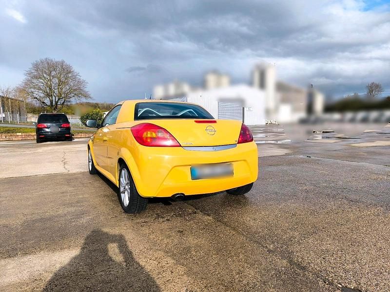 Gebraucht Opel Tigra 152 PS (111 kW) 2006 Gelb Cabrio