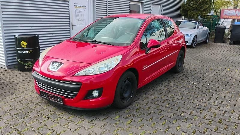 Gebraucht Peugeot 207 95 PS (69 kW) 2012 Rot Kleinwagen