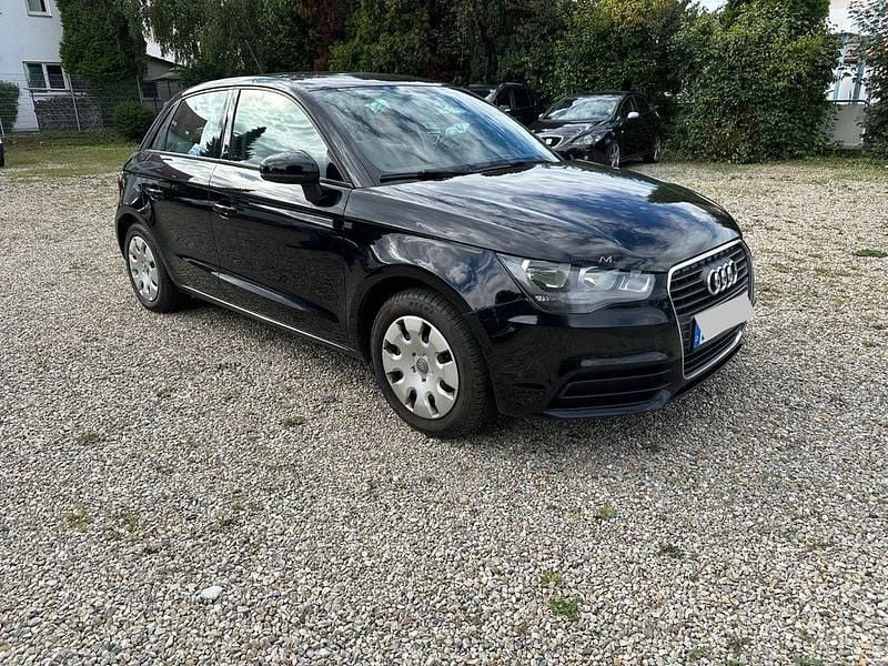 Schwarz Gebraucht 2014 Audi A1 Sportback Attraction Kleinwagen | 4.900 € (Superpreis) - Bild 1/4