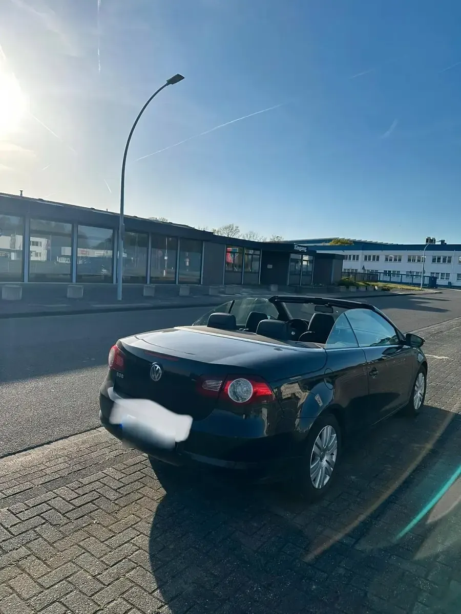 Second-hand VW Eos 140 CP (102 kW) 2009 Negru Cabrio