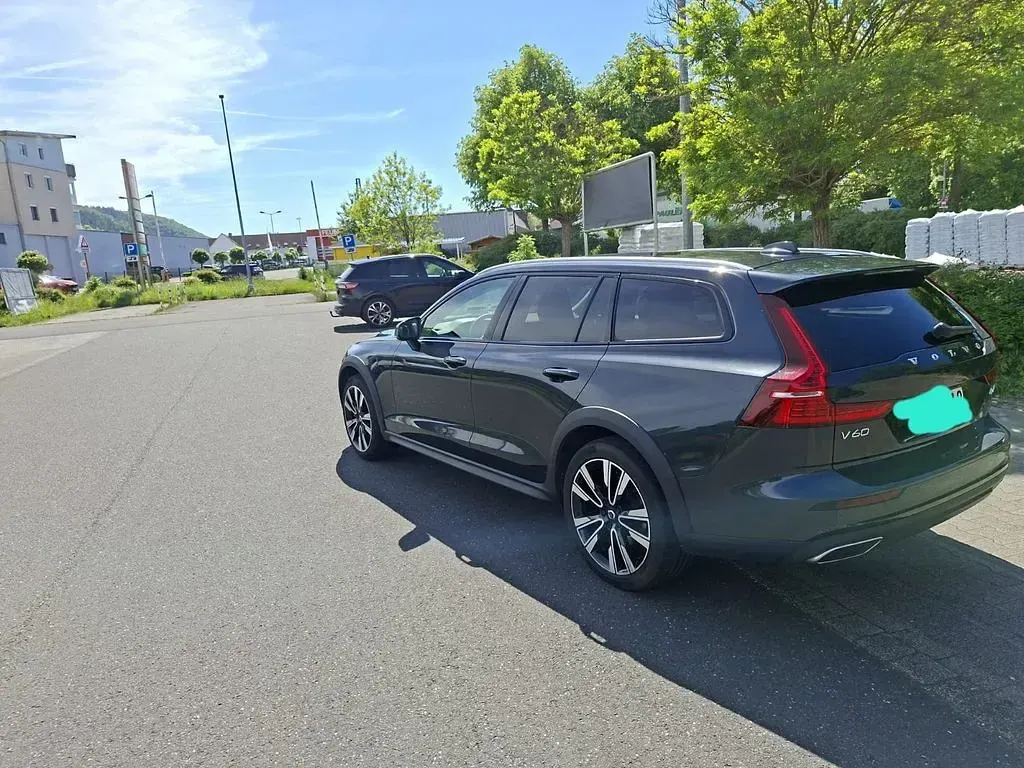 Gebraucht Volvo V60 CC 190 PS (139 kW) 2020 Grau Kombi
