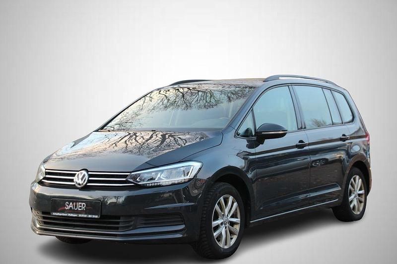 Grau Gebraucht 2015 VW Touran Comfortline Van / Kleinbus | 11.980 € (Etwas zu teuer) - Bild 1/4