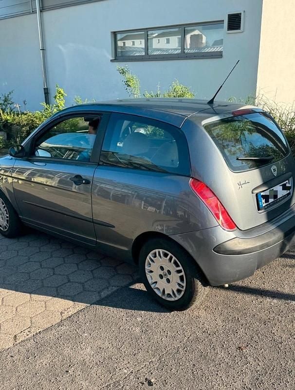 Gebraucht Lancia Ypsilon 96 PS (70 kW) 2005 Grau Kleinwagen