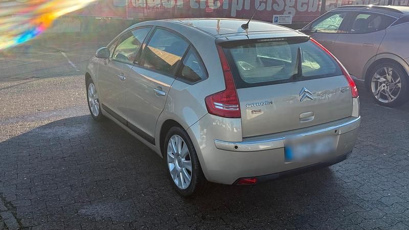 Gebraucht Citroën C4 105 PS (77 kW) 2005 Gold Limousine