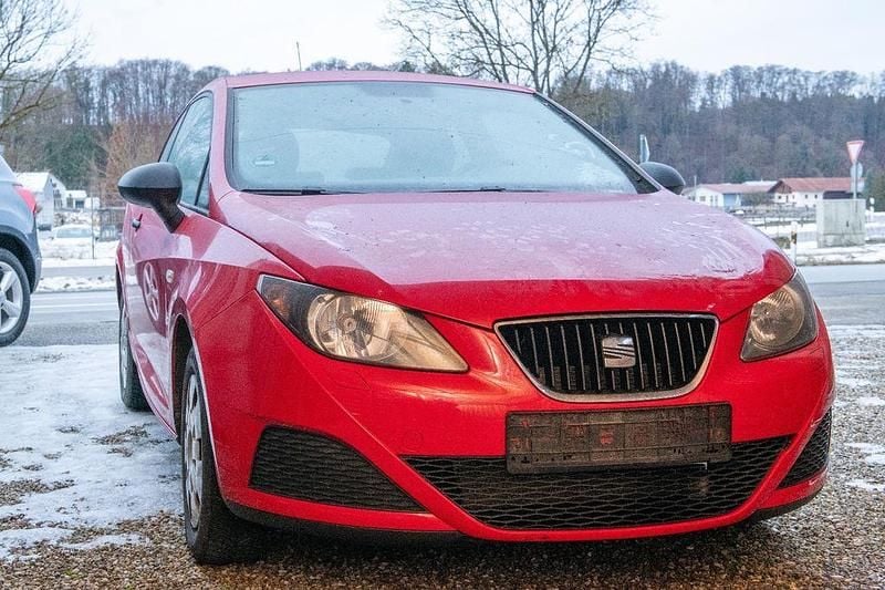 Rot Gebraucht 2009 Seat Ibiza SC Reference Kleinwagen | 3.000 € (Etwas zu teuer) - Bild 1/4