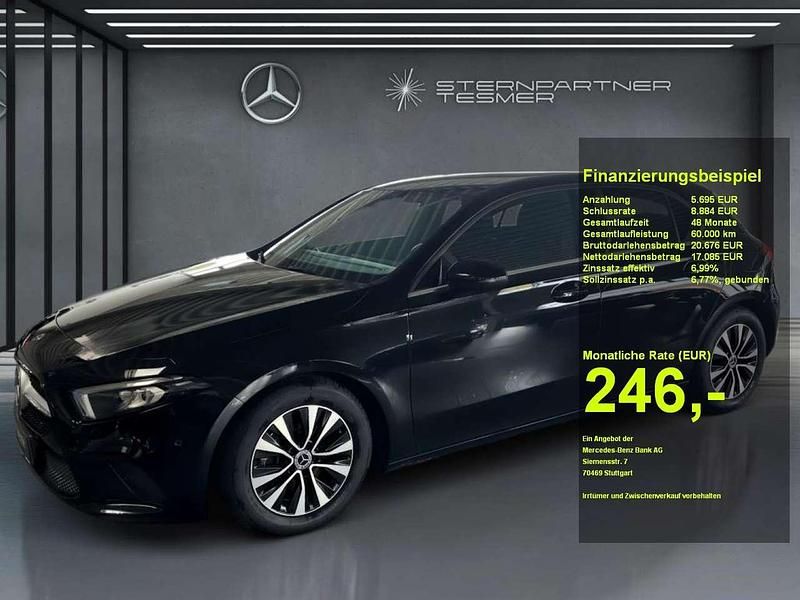 Schwarz Gebraucht 2019 Mercedes A180 Style Limousine | 22.550 € (Fairer Preis) - Bild 1/3