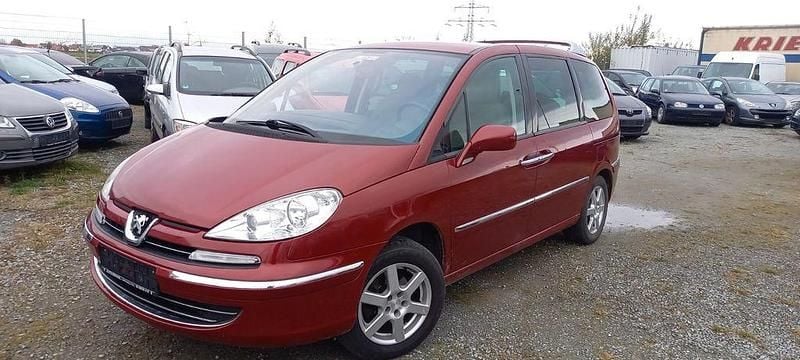 Gebraucht Peugeot 807 140 PS (102 kW) 2008 Rot Van / Kleinbus