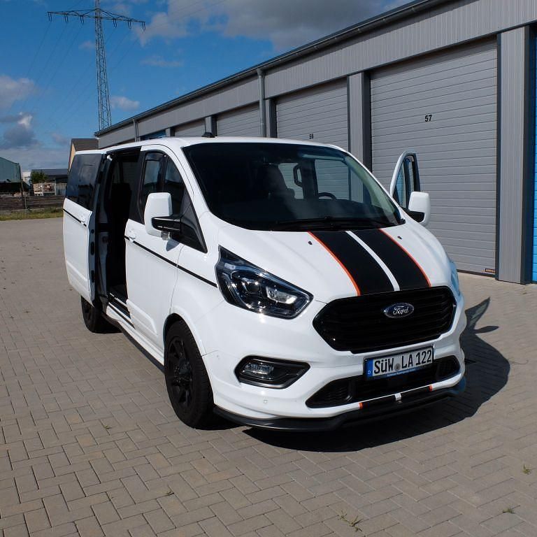 Weiß Gebraucht 2022 Ford Tourneo Custom Sport Limousine | 39.600 € (Etwas zu teuer) - Bild 1/4