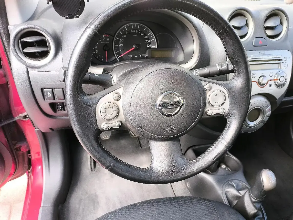 Gebraucht Nissan Micra 80 PS (58 kW) 2012 Rot Kleinwagen