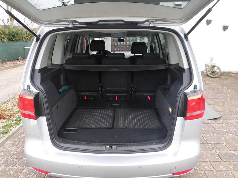 Gebraucht VW Touran Cup 140 PS (102 kW) 2015 Silber Van / Kleinbus
