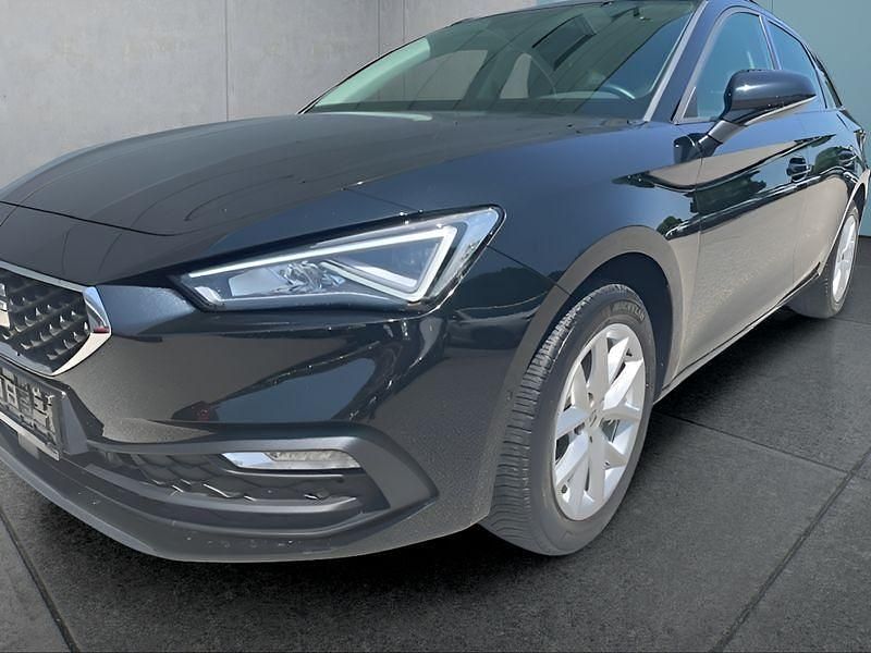 Schwarz Gebraucht 2022 Seat Leon ST Kombi | 20.999 € (Fairer Preis) - Bild 1/4