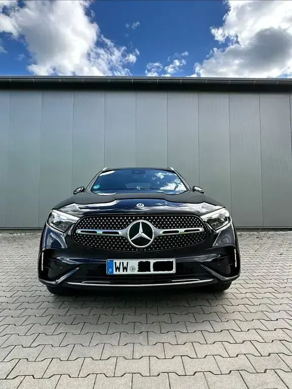 Gebraucht Mercedes GLC300de 333 PS (244 kW) 2025 Schwarz SUV